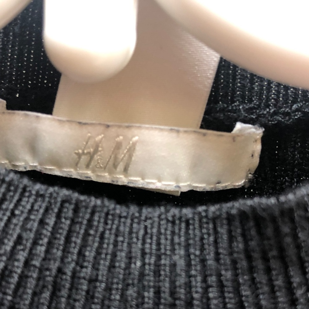 H&M Women's Black Ribbed Crewneck Sweater